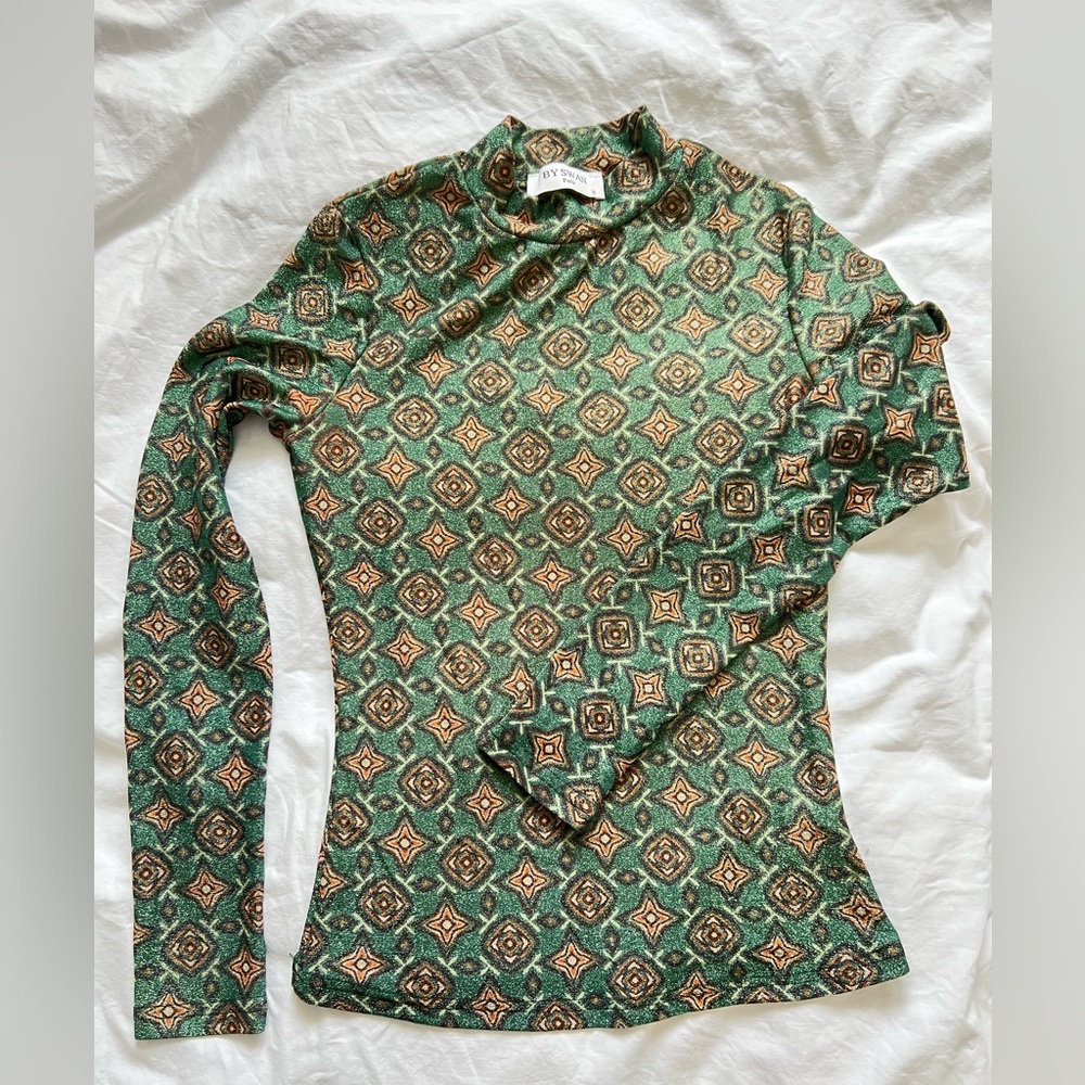 By Swan Patterned Green Long Sleeve Top